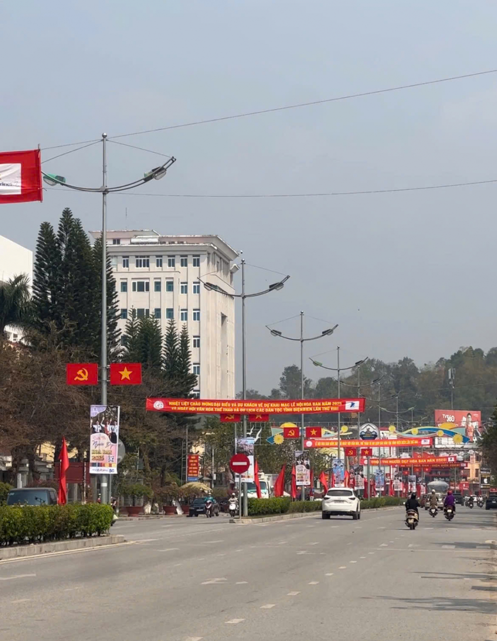 Điện Bi&ecirc;n rực rỡ cờ hoa đ&oacute;n ng&agrave;y hội