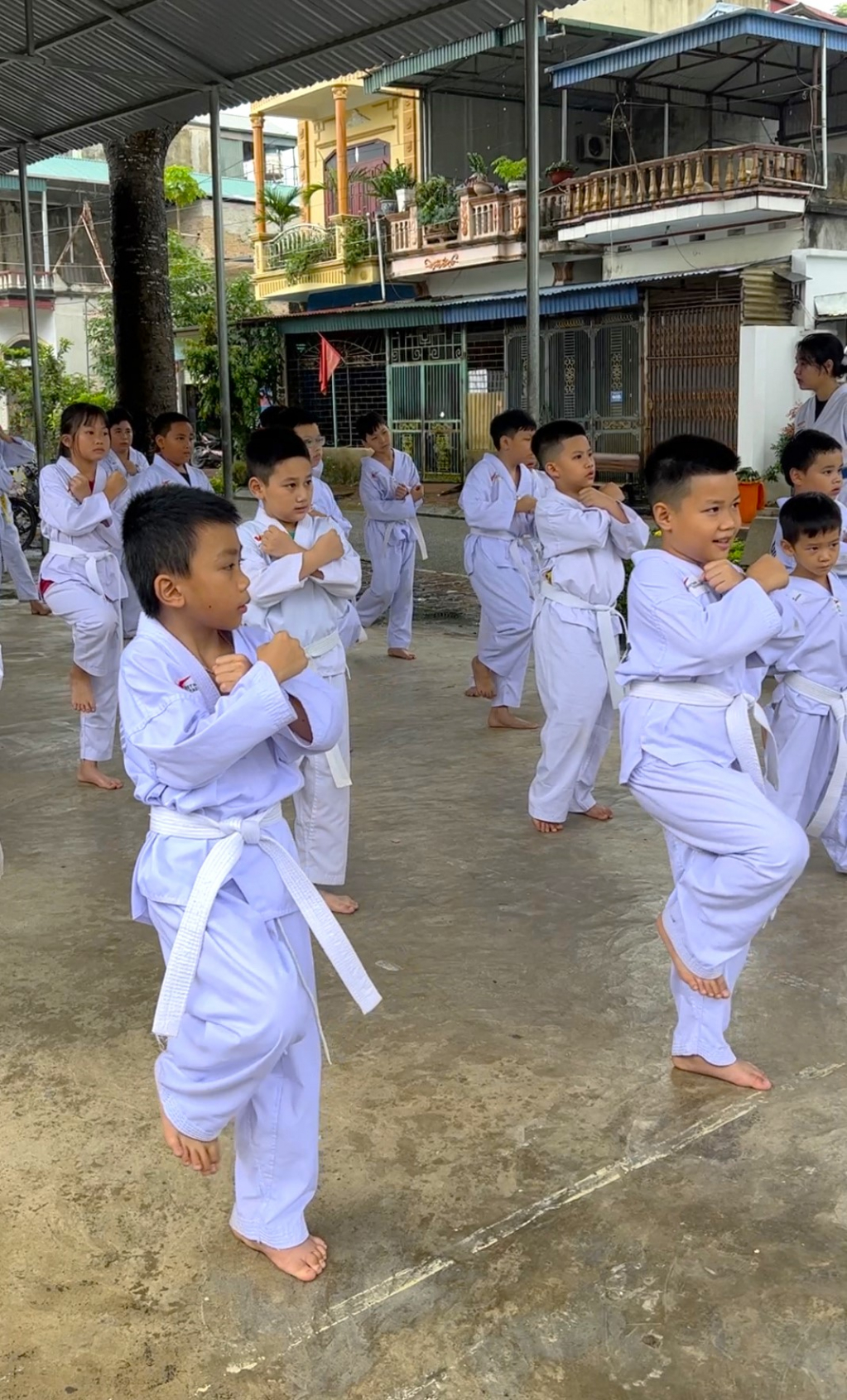 S&ocirc;i động c&aacute;c lớp học v&otilde; dịp h&egrave;