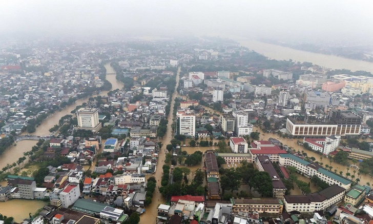 Khắc phục hậu quả mưa lũ khu vực Trung Bộ với tinh thần khẩn trương nhất, quyết liệt nhất, hiệu quả nhất