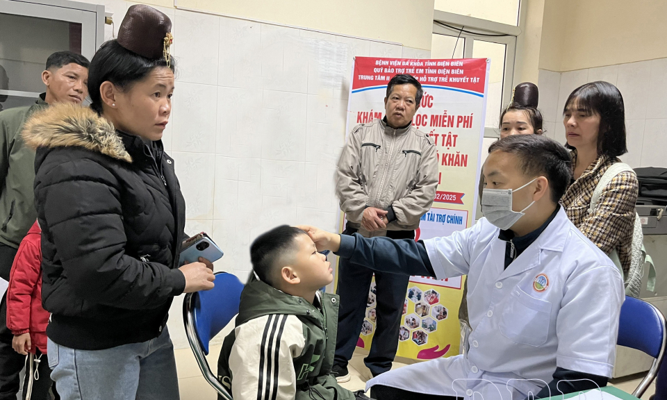 Bảo vệ, chăm s&oacute;c trẻ em ngay từ cơ sở