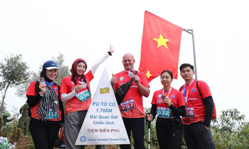 Những tr&aacute;i tim hướng về Mường Phăng