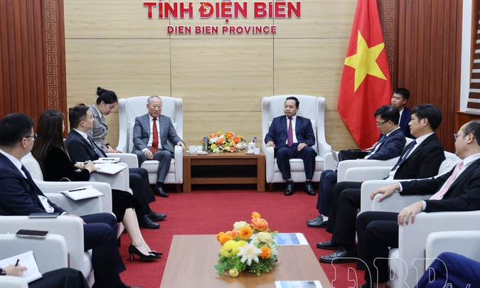 Comrade Trần Tiến Dũng receives delegation of China Pacific Construction Group