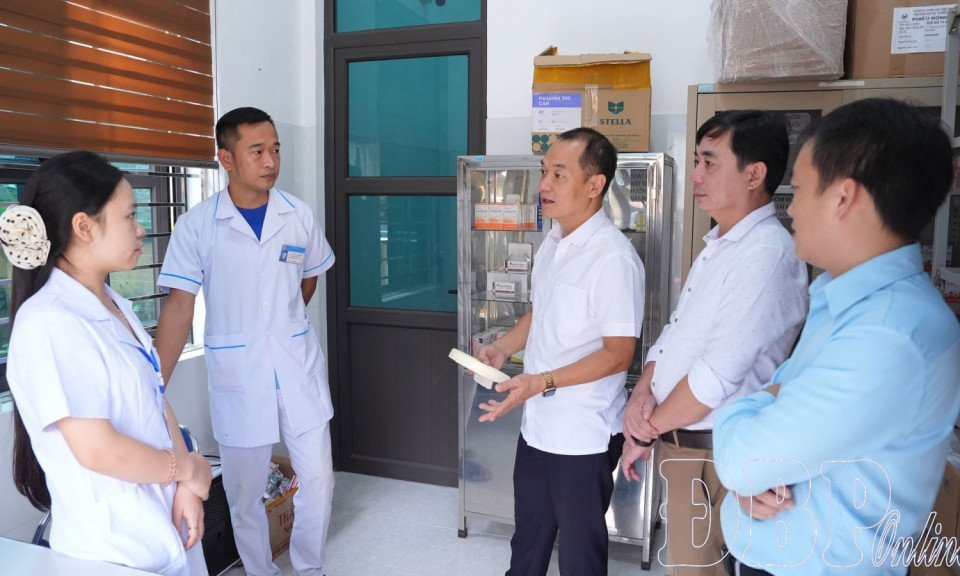 N&acirc;ng cao năng lực c&aacute;n bộ y tế x&atilde;