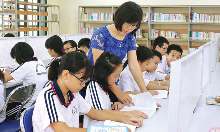 Kh&ocirc;ng g&acirc;y qu&aacute; tải chương tr&igrave;nh, ưu ti&ecirc;n lồng gh&eacute;p nội dung gi&aacute;o dục AI trong c&aacute;c m&ocirc;n học