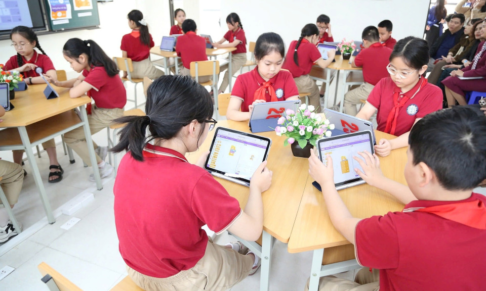 Đ&atilde; c&oacute; khung nội dung th&iacute; điểm gi&aacute;o dục AI cho học sinh