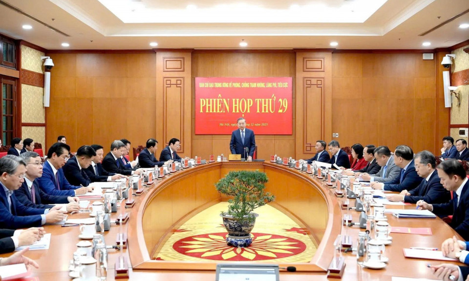 Năm 2025 thi h&agrave;nh kỷ luật hơn 330 tổ chức đảng v&agrave; 9.600 đảng vi&ecirc;n