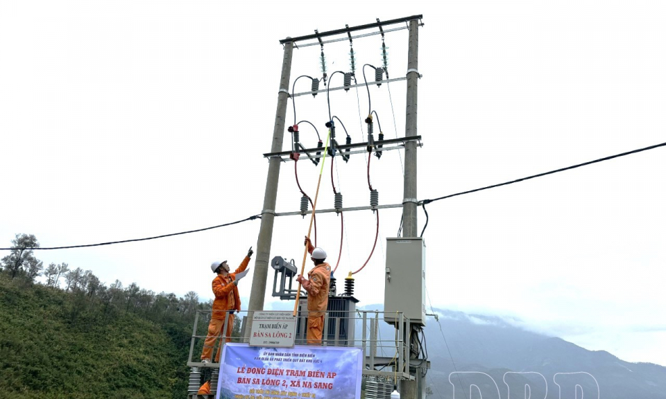 Bản Sa L&ocirc;ng 2 c&oacute; điện lưới quốc gia