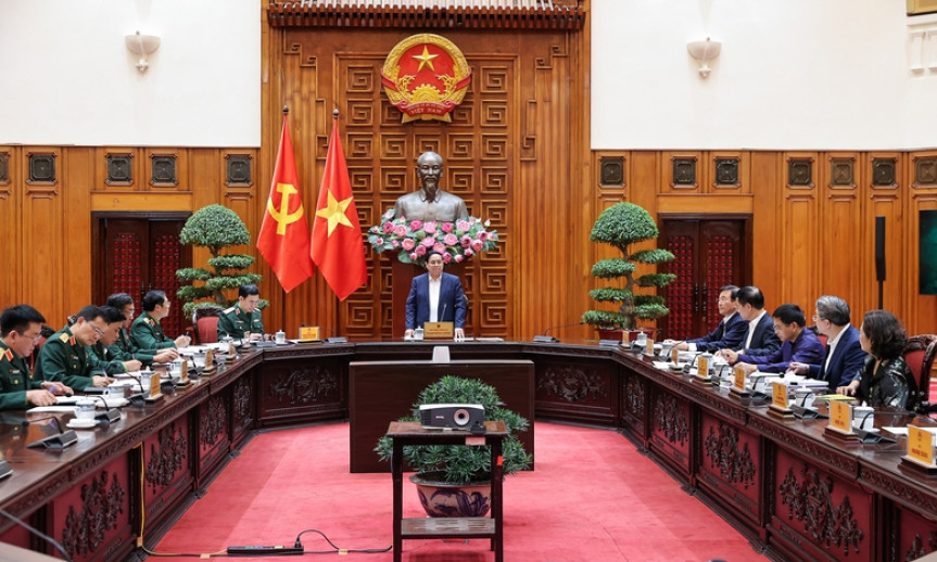 Thủ tướng: L&agrave;m chủ c&ocirc;ng nghệ chiến lược v&agrave; đẩy mạnh thương mại h&oacute;a sản phẩm c&ocirc;ng nghiệp quốc ph&ograve;ng