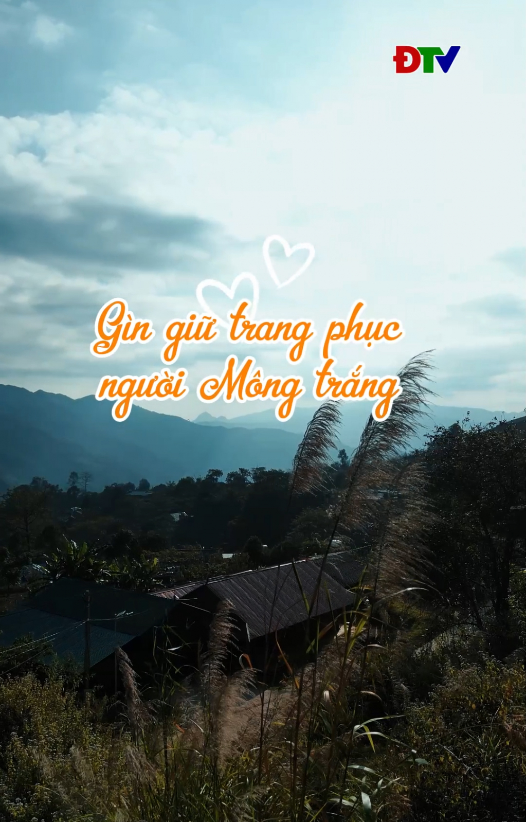 G&igrave;n giữ trang phục người M&ocirc;ng trắng