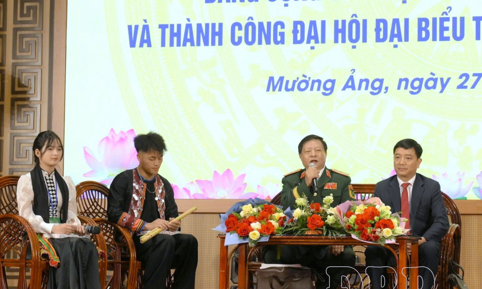 Hơn 500 c&aacute;n bộ, học sinh được gi&aacute;o dục truyền thống c&aacute;ch mạng