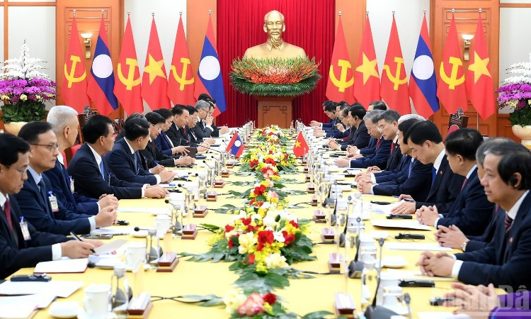 Tổng B&iacute; thư T&ocirc; L&acirc;m hội đ&agrave;m với Tổng B&iacute; thư, Chủ tịch nước L&agrave;o Thongloun Sisoulith