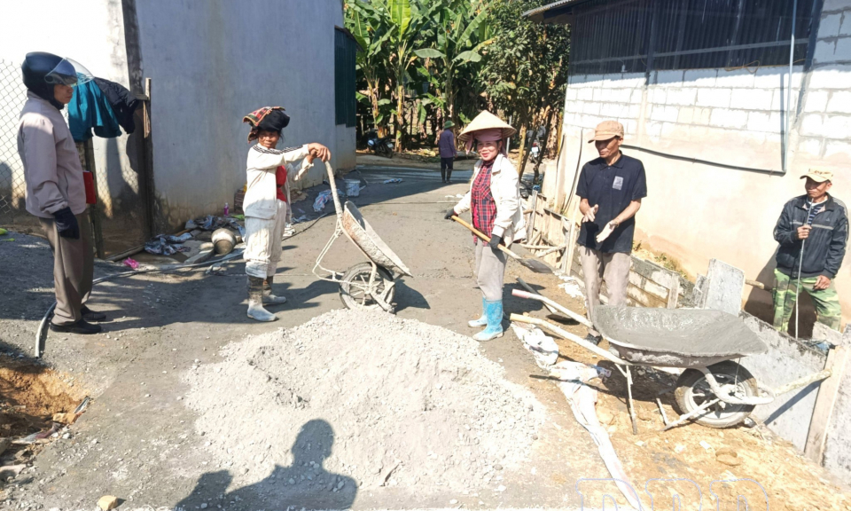 Chung sức ho&agrave;n thiện hạ tầng giao th&ocirc;ng n&ocirc;ng th&ocirc;n