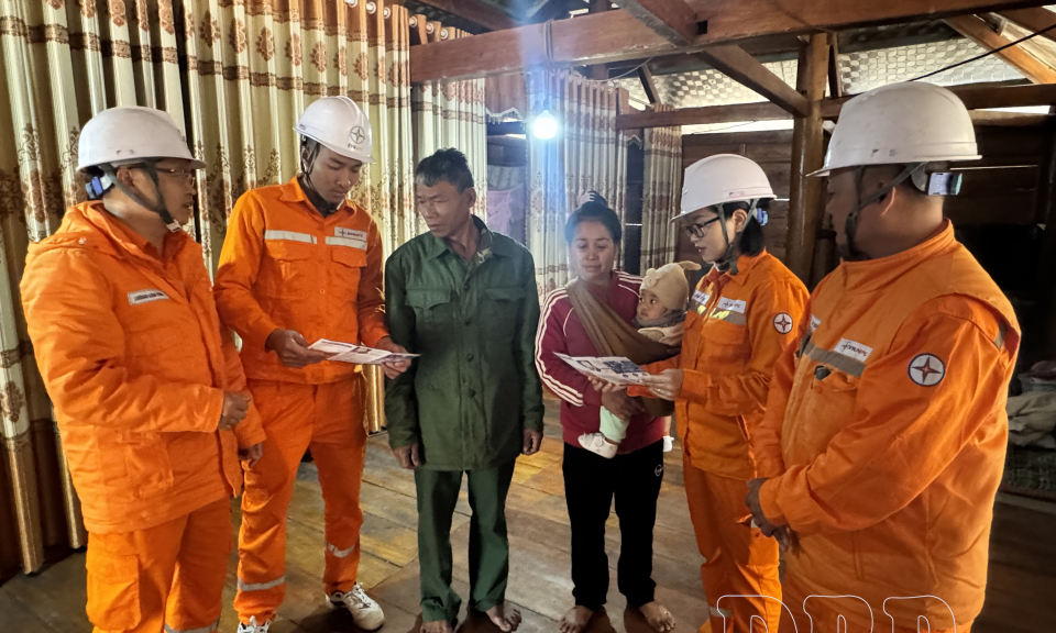 Thắp l&ecirc;n động lực ph&aacute;t triển v&ugrave;ng cao