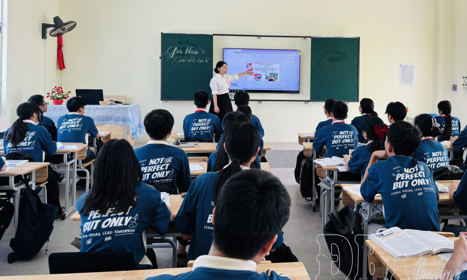 Những b&ocirc;ng hoa đẹp trong học v&agrave; l&agrave;m theo B&aacute;c