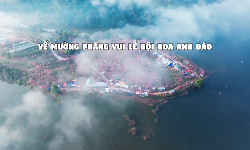 Về Mường Phăng vui Lễ hội hoa anh đ&agrave;o