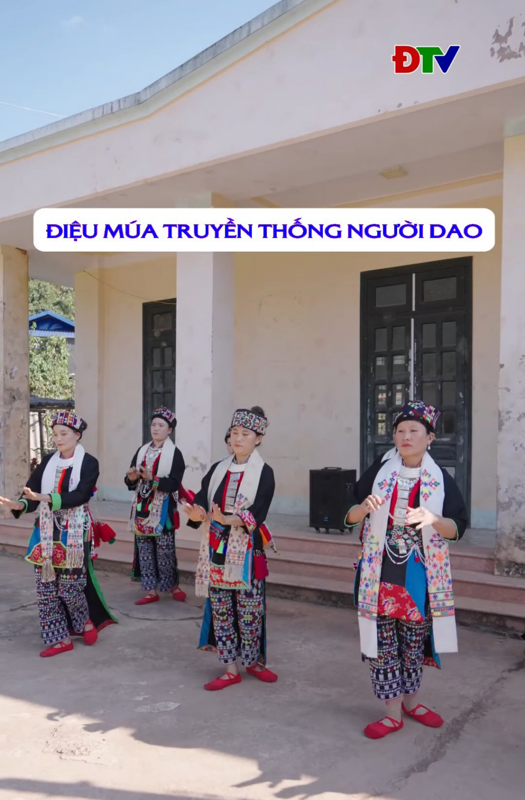 Điệu m&uacute;a truyền thống người Dao