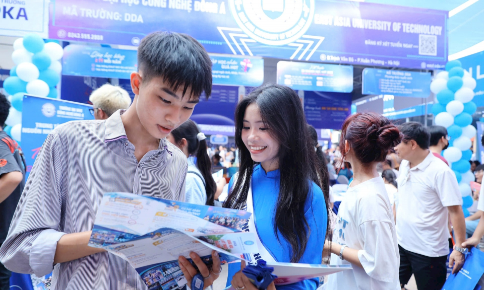 Tuyển sinh đại học 2026: D&ugrave;ng chứng chỉ ngoại ngữ thế n&agrave;o cho hiệu quả?