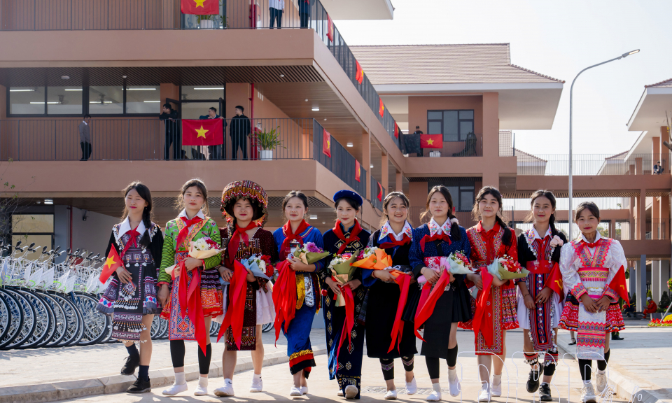 Động lực ho&agrave;n th&agrave;nh trường nội tr&uacute; li&ecirc;n cấp x&atilde; bi&ecirc;n giới