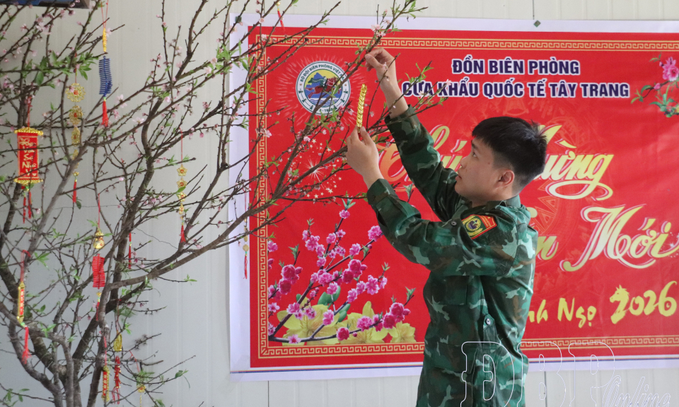 Tết của người l&iacute;nh bi&ecirc;n ph&ograve;ng tr&ecirc;n chốt Huổi M&aacute;y