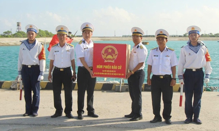 Đặc khu Trường Sa sẵn s&agrave;ng cho ng&agrave;y hội d&acirc;n chủ