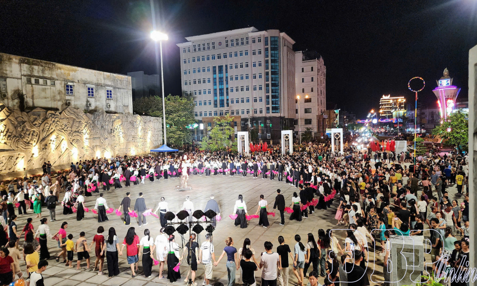 Khai th&aacute;c tiềm năng du lịch về đ&ecirc;m