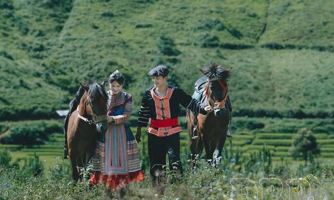 Rolling horse hooves once echoed through borderlands