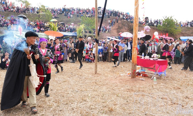 Promoting value of Gầu T&agrave;o festival