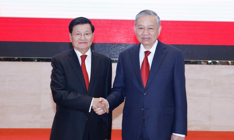 Tổng B&iacute; thư T&ocirc; L&acirc;m th&ocirc;ng b&aacute;o kết quả Đại hội lần thứ XIV của Đảng Cộng sản Việt Nam tại L&agrave;o