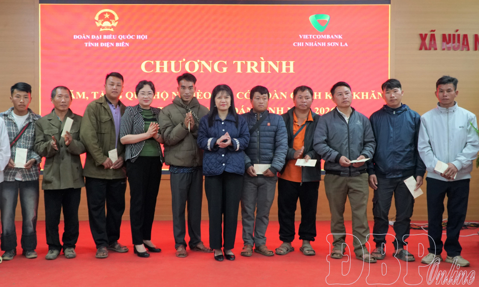 Mang Tết ấm đến với đồng b&agrave;o v&ugrave;ng cao