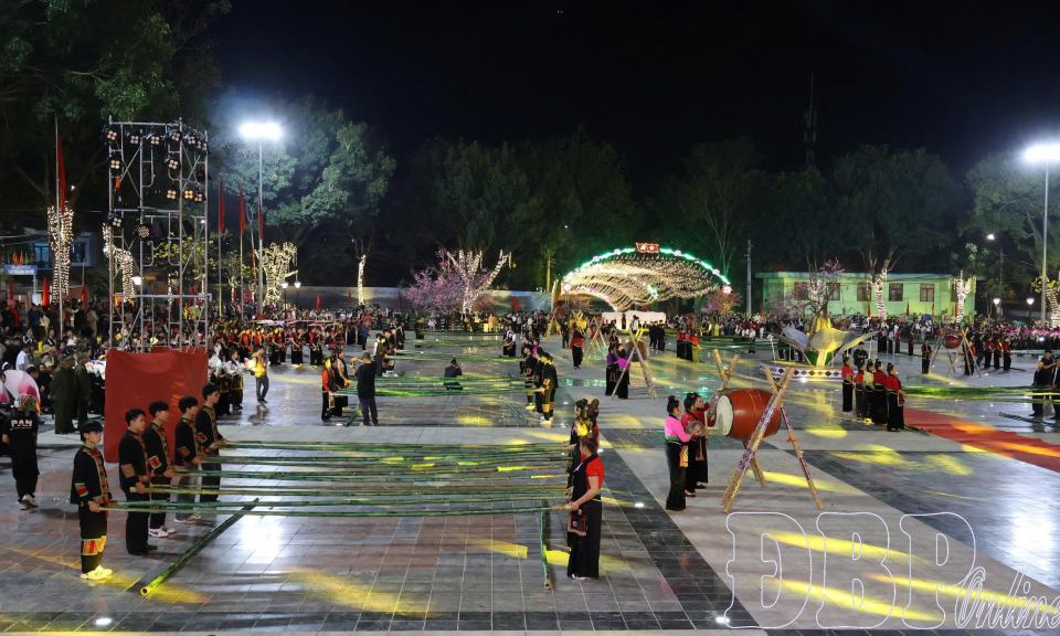 Tuần Gi&aacute;o - &Acirc;m sắc m&ugrave;a xu&acirc;n mới