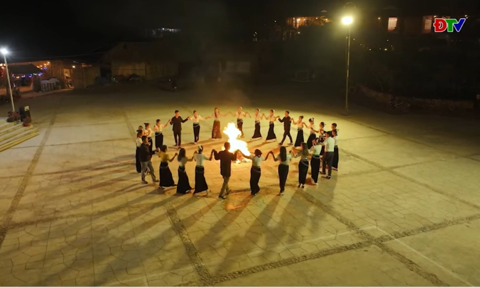 Về bản văn h&oacute;a du lịch N&agrave; Sự