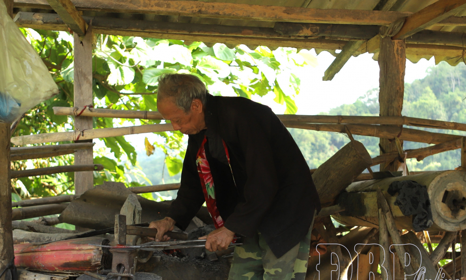 In Na Sang, a fading forge still burns bright