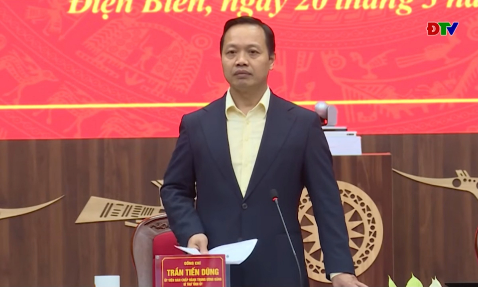 B&iacute; thư Tỉnh ủy Trần Tiến Dũng l&agrave;m việc với Đảng ủy, UBND tỉnh về ph&aacute;t triển du lịch