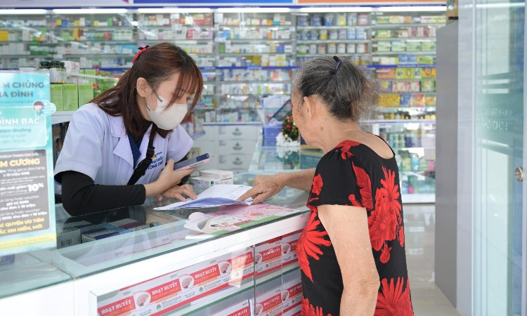 Chủ động b&igrave;nh ổn gi&aacute;, bảo đảm nguồn cung thuốc v&agrave; sản phẩm y tế thiết yếu
