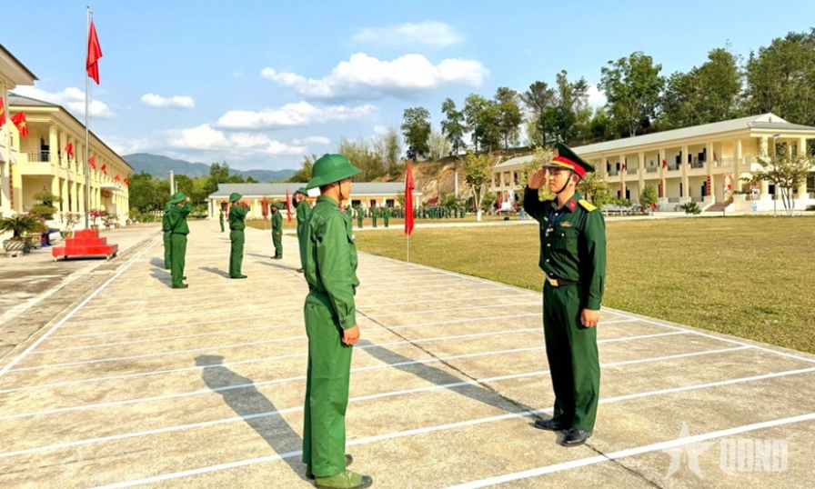 &ldquo;Gỡ n&uacute;t&rdquo; cho chiến sĩ chậm bắt nhịp