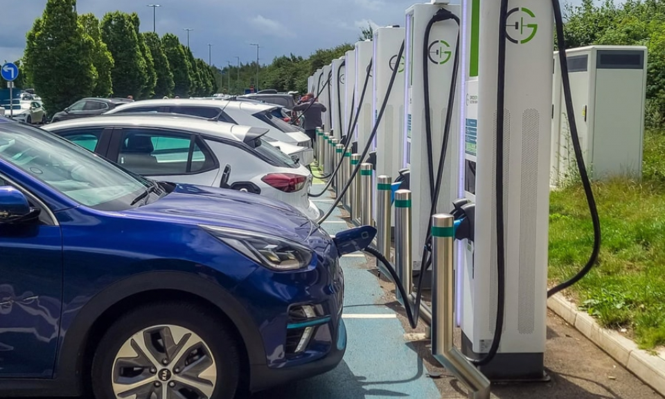 L&agrave;n s&oacute;ng tiết kiệm năng lượng lan rộng: Ưu ti&ecirc;n to&agrave;n cầu trong bối cảnh bất ổn