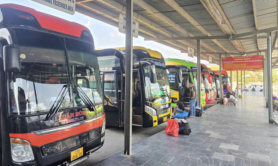 Doanh nghiệp vận tải linh hoạt th&iacute;ch ứng biến động gi&aacute; xăng dầu 