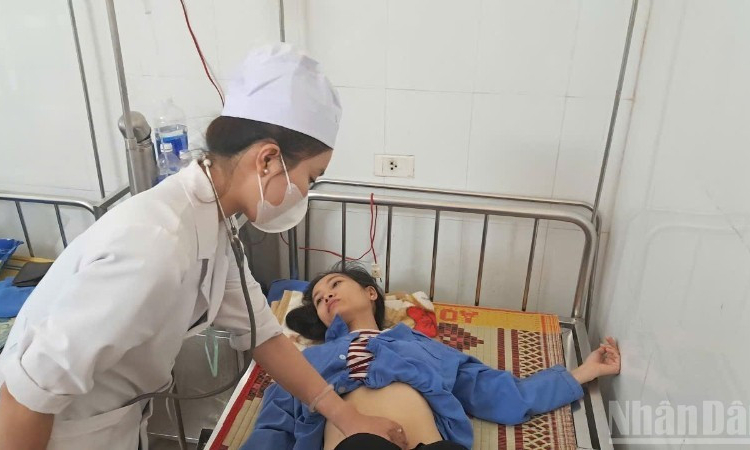 Bộ Y tế chỉ đạo điều tra, truy xuất nguồn gốc thực phẩm sau vụ ăn b&aacute;nh m&igrave; khiến 19 người nhập viện ở Quảng Ng&atilde;i