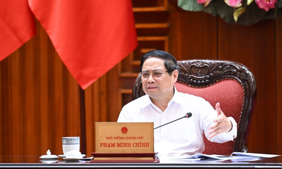 Kh&ocirc;ng để thiếu nguồn cung xăng dầu; khẩn trương x&acirc;y dựng kho dự trữ chiến lược