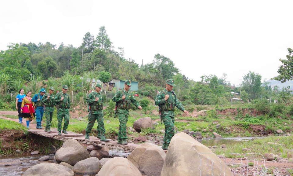 Khi qu&acirc;n d&acirc;n chung &yacute; ch&iacute;