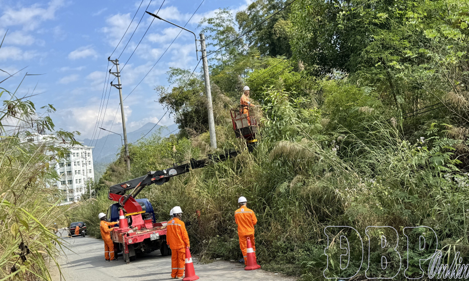 Ch&uacute; trọng đầu tư ph&aacute;t triển nguồn, lưới điện