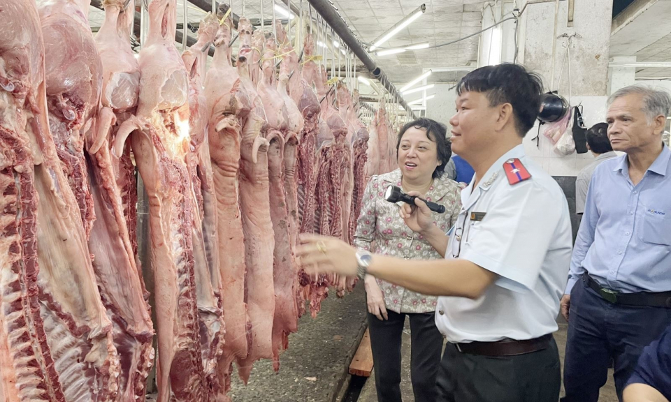 Thủ tướng y&ecirc;u cầu chấn chỉnh c&ocirc;ng t&aacute;c kiểm so&aacute;t giết mổ gia s&uacute;c