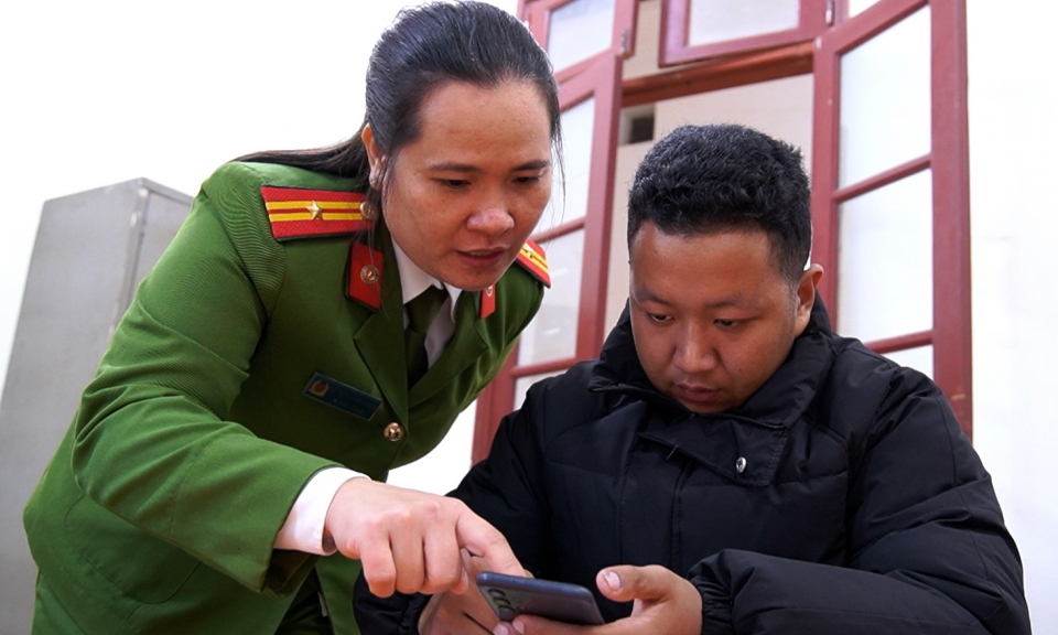 Vẻ vang h&agrave;nh tr&igrave;nh kết nối dữ liệu - vận h&agrave;nh x&atilde; hội - phục vụ nh&acirc;n d&acirc;n