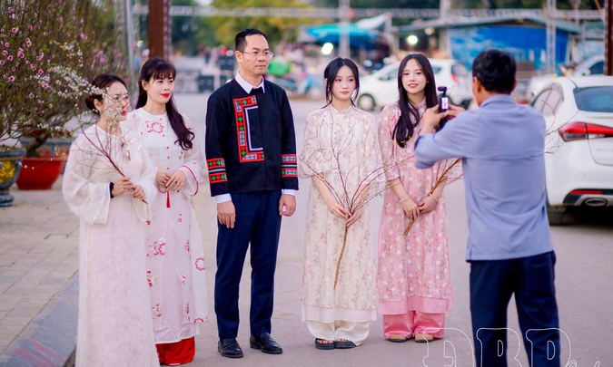 When officials go &ldquo;on air&rdquo;: New approach to develop tourism