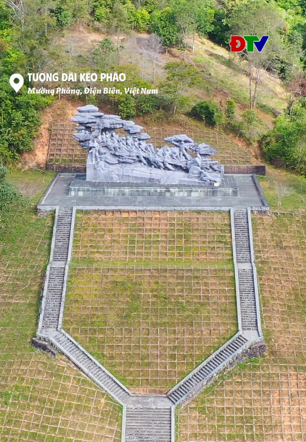 Tượng đ&agrave;i k&eacute;o ph&aacute;o