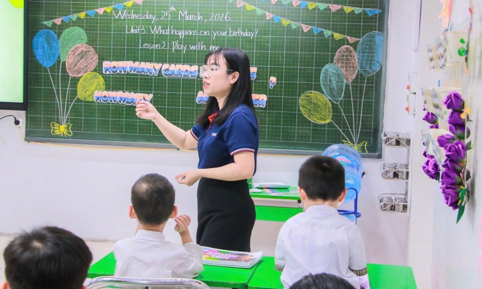 Lần đầu ti&ecirc;n AI được đưa th&agrave;nh một miền năng lực ri&ecirc;ng đối với gi&aacute;o vi&ecirc;n