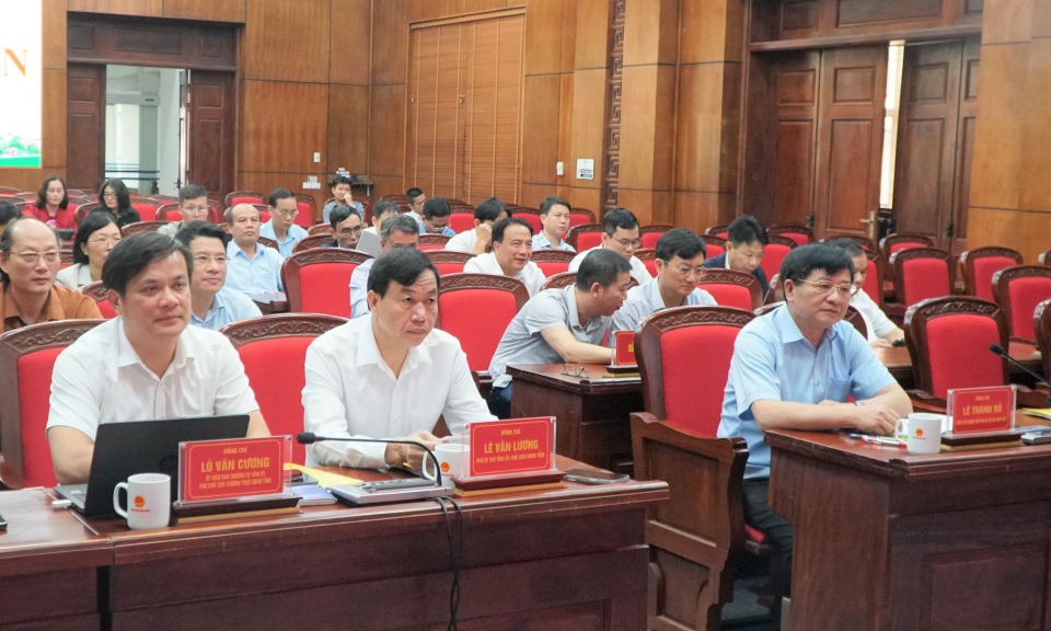 Thủ tướng Ch&iacute;nh phủ y&ecirc;u cầu giữ vững mục ti&ecirc;u tăng trưởng 2 con số