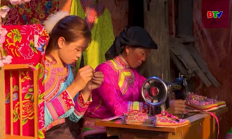 Giữ nghề truyền thống, nối d&agrave;i gi&aacute; trị di sản