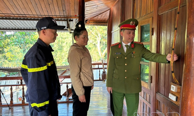 Proactively preventing and fighting fires in residential areas