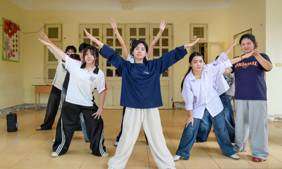 Giữ n&eacute;t truyền thống trong điệu nhảy hiện đại